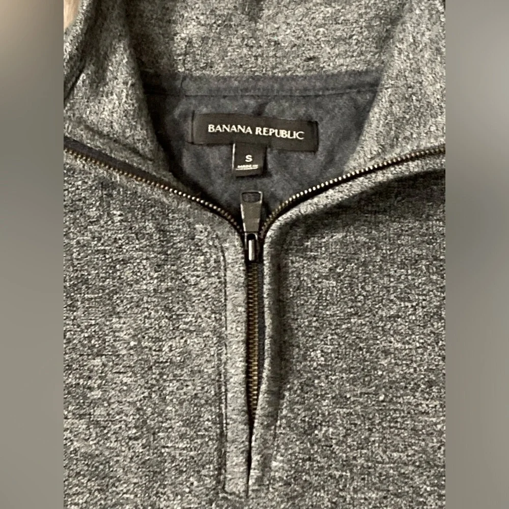 Banana Republic Men’s‎ Small Dark Gray 1/4 Zip Sweater